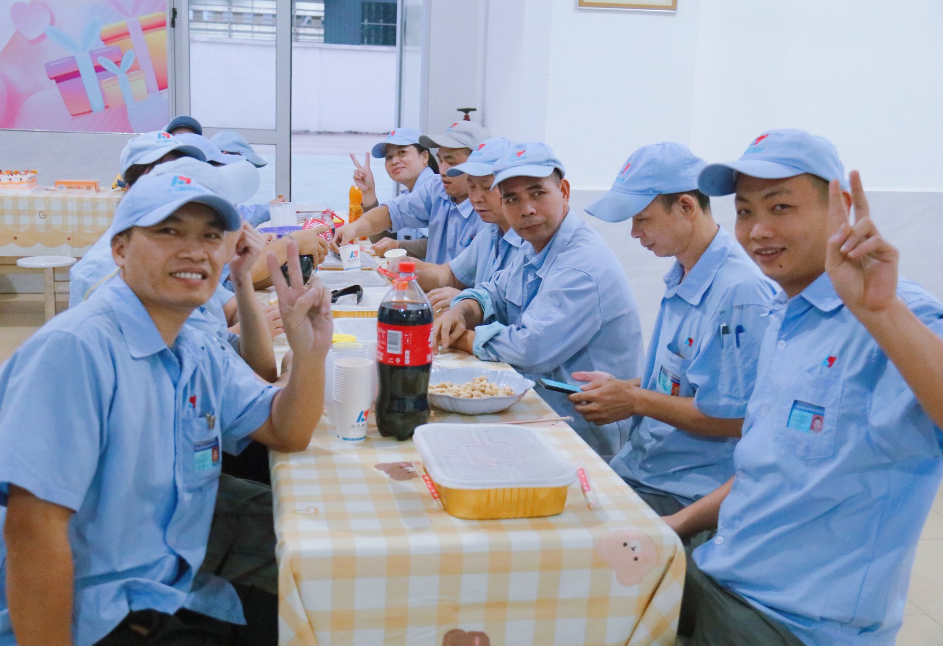 10月份員工生日會(huì)照片